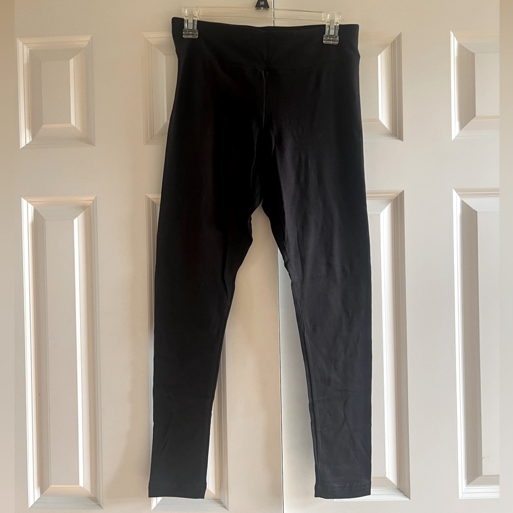 Walmart Time and Tru Women’s Black Leggings Size Small